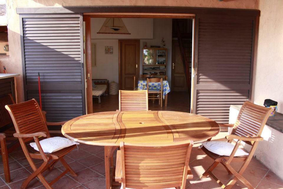 Casa Mughetto R5055 Seafront, Private Sea Access, Swimming Pool Villa La Maddalena  Exterior foto